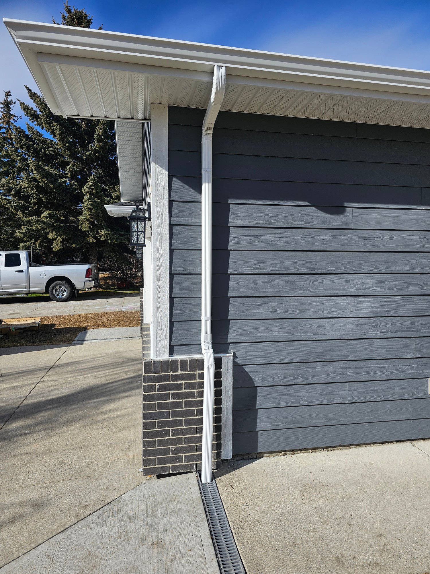 Eavestrough Inspection & Cleaning Eavestrough Inspection & Cleaning